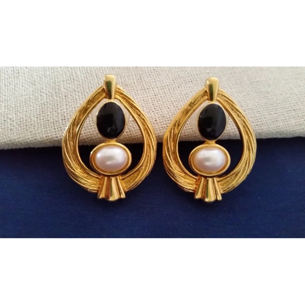 Vintage Gold Tone AVON Black and Faux Pearl Cabochon Large Pierced Earrings 80's